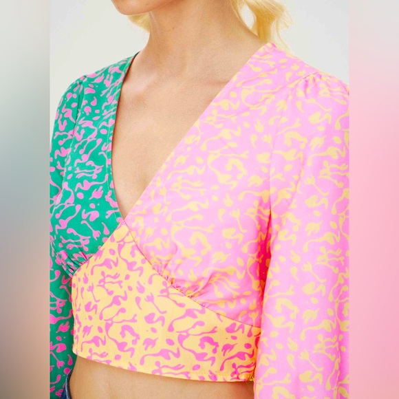 NWT two Tone V-Neck Blouse - Picture 1 of 4